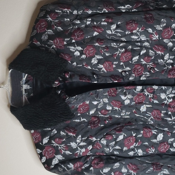 Vintage Jessica McClintock Floral Embroider Black Jacket with Faux Fur Collar 4 - Picture 7 of 7